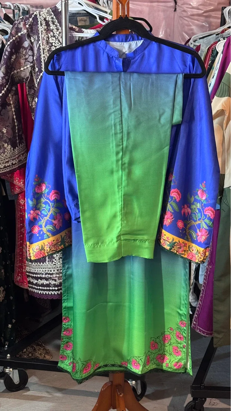 Blue and Green Ombre Kurta Set with Floral Embroidery - photo 3