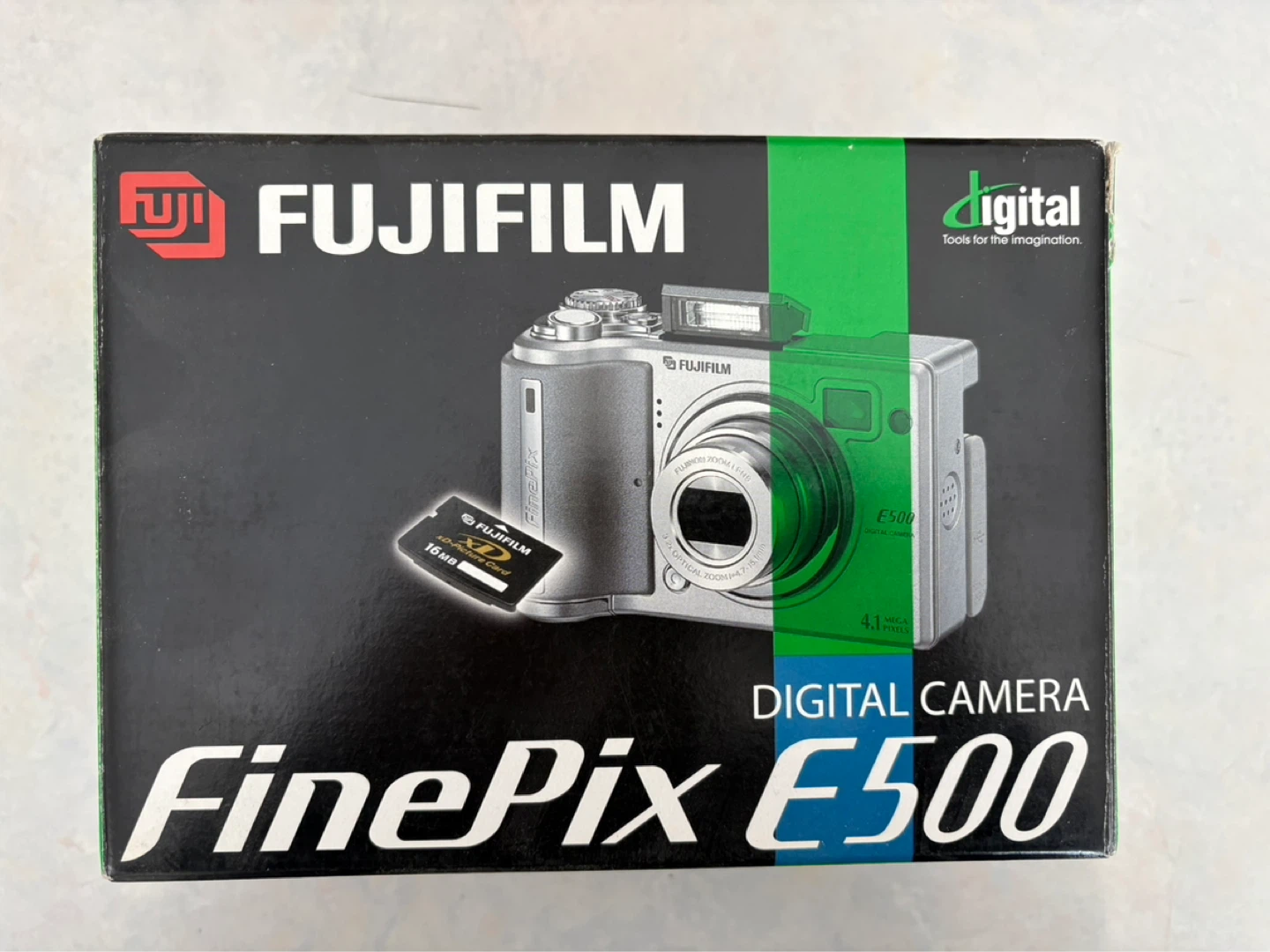 Fujifilm FinePix E500 Digital Camera - photo 2