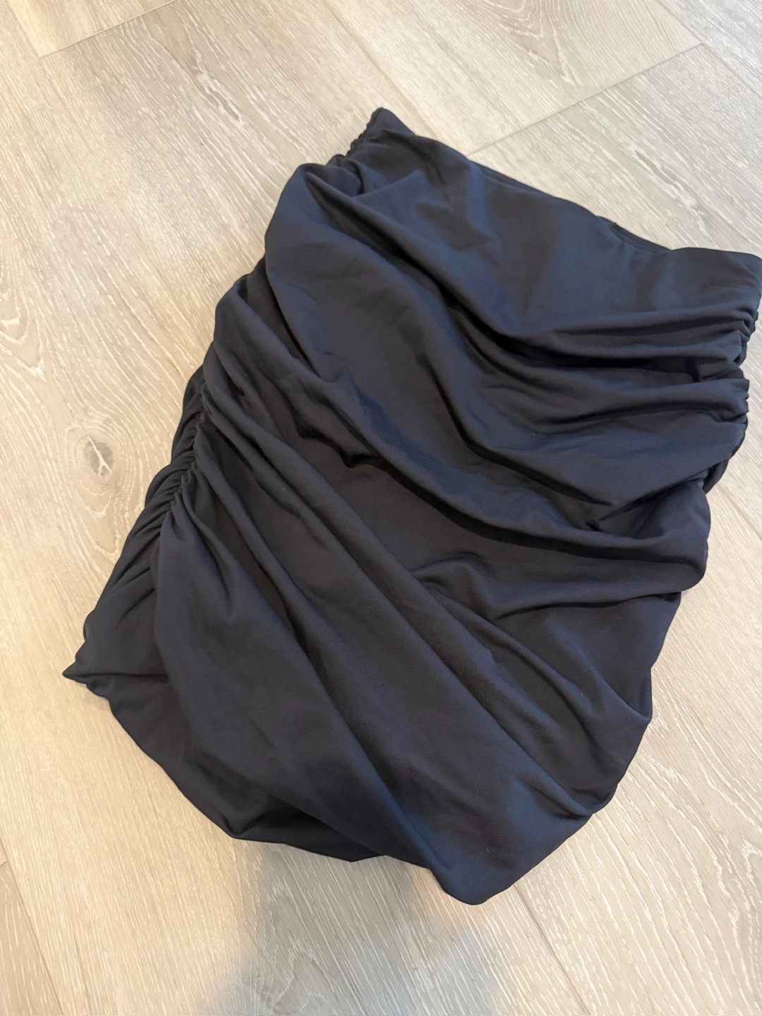 Babaton Black Ruched Mini Skirt XS - photo 2