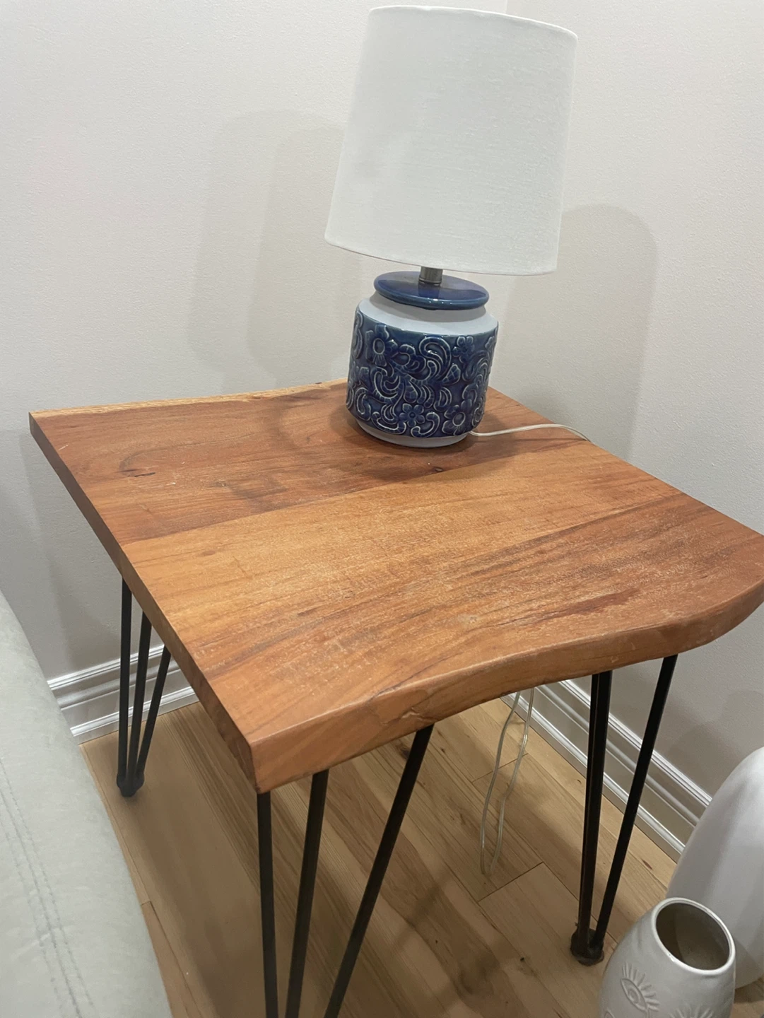 Structube Reno side table