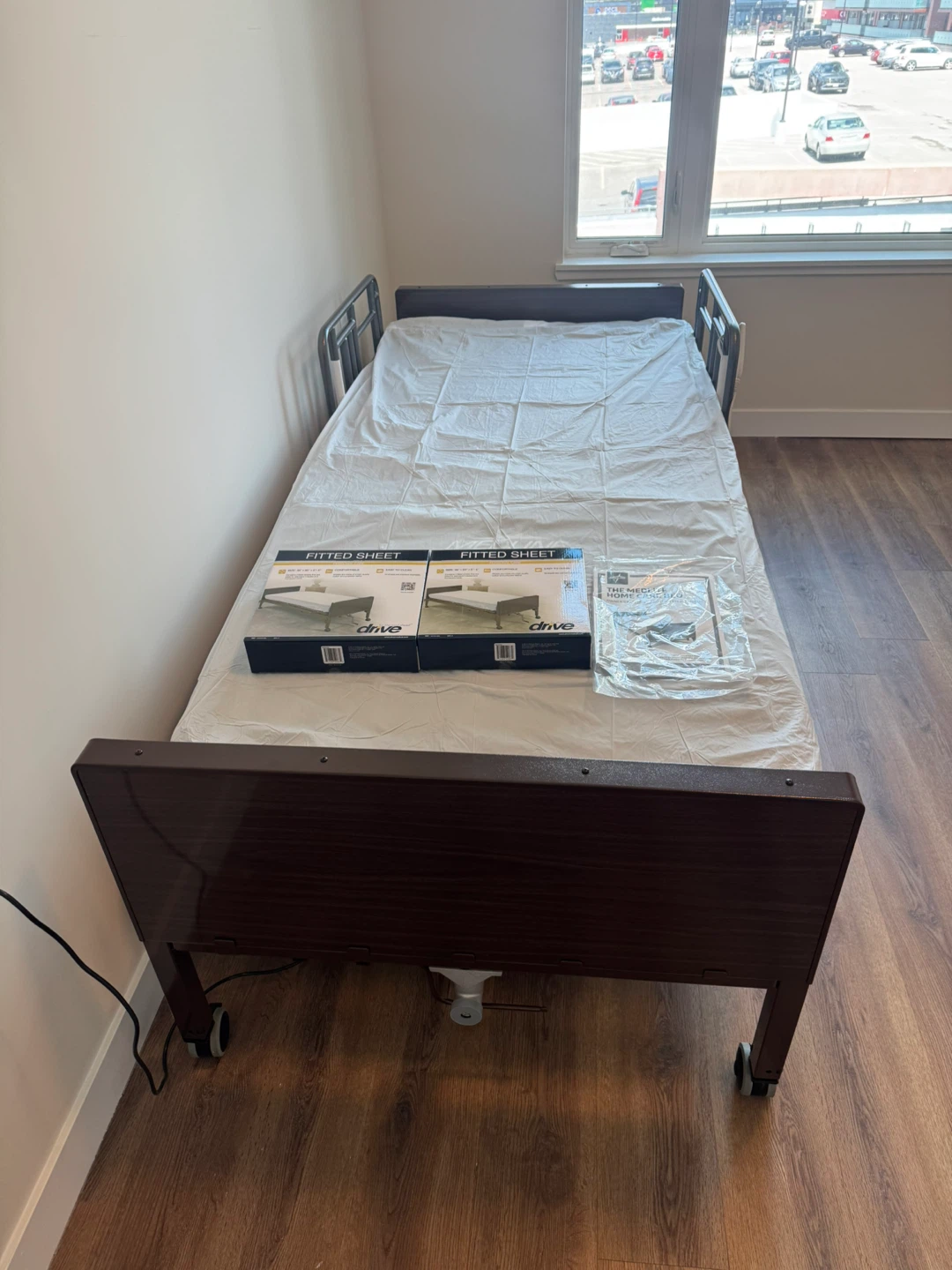 MEDLINE HOSPITAL BED DELIVERY & SETUP INCLUDED - photo 3