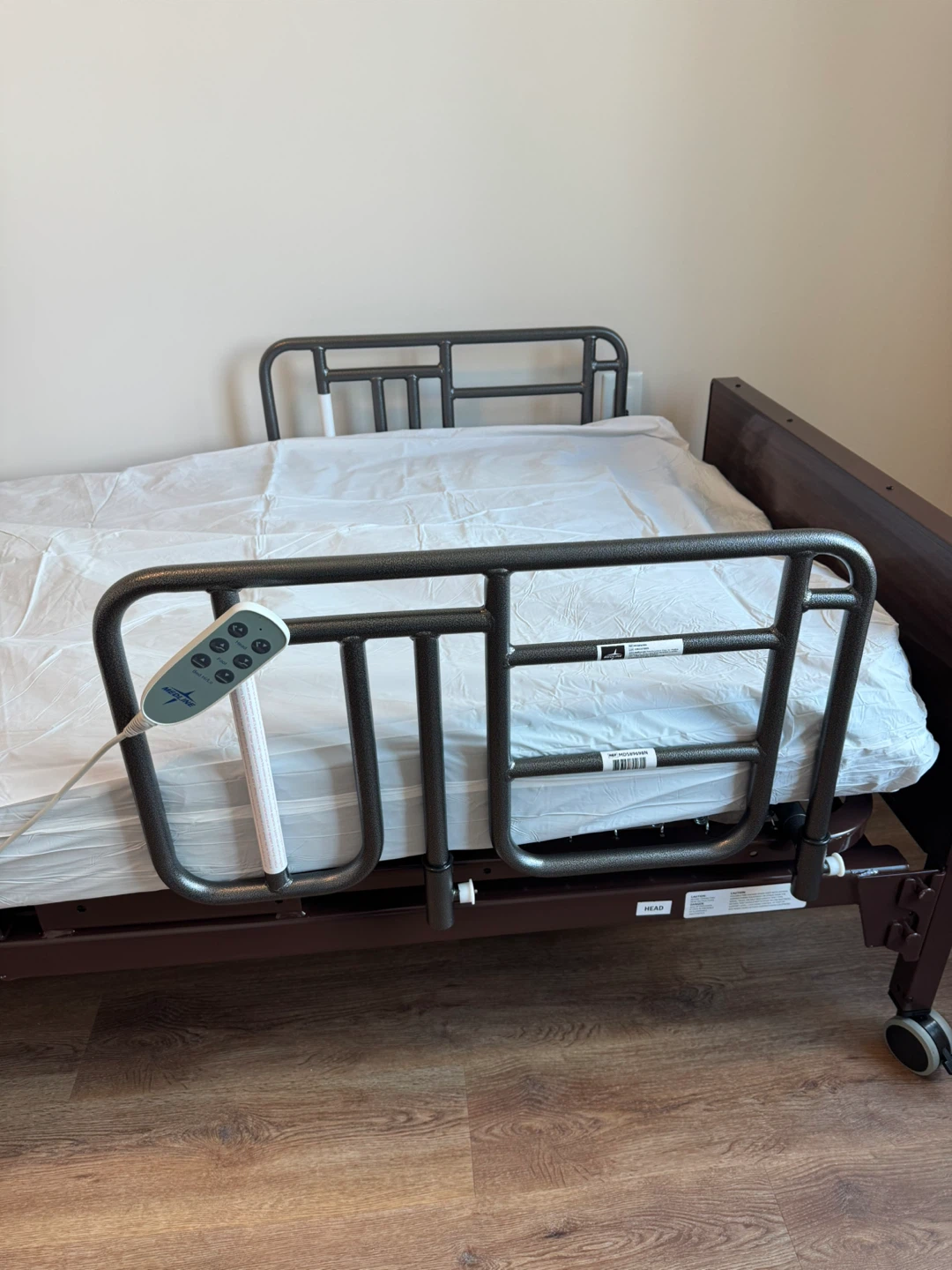 MEDLINE HOSPITAL BED DELIVERY & SETUP INCLUDED - photo 4