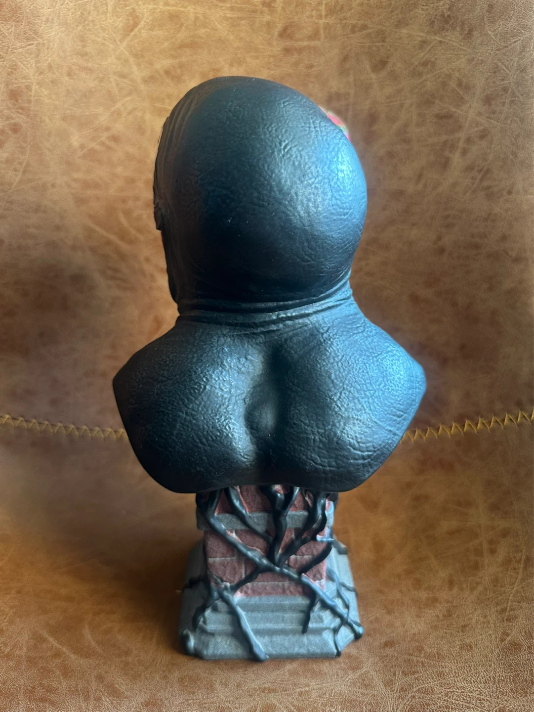 Marvel Legends Diamond Select Venom 1/2 Resin Bust - 454 of 1000 - photo 3