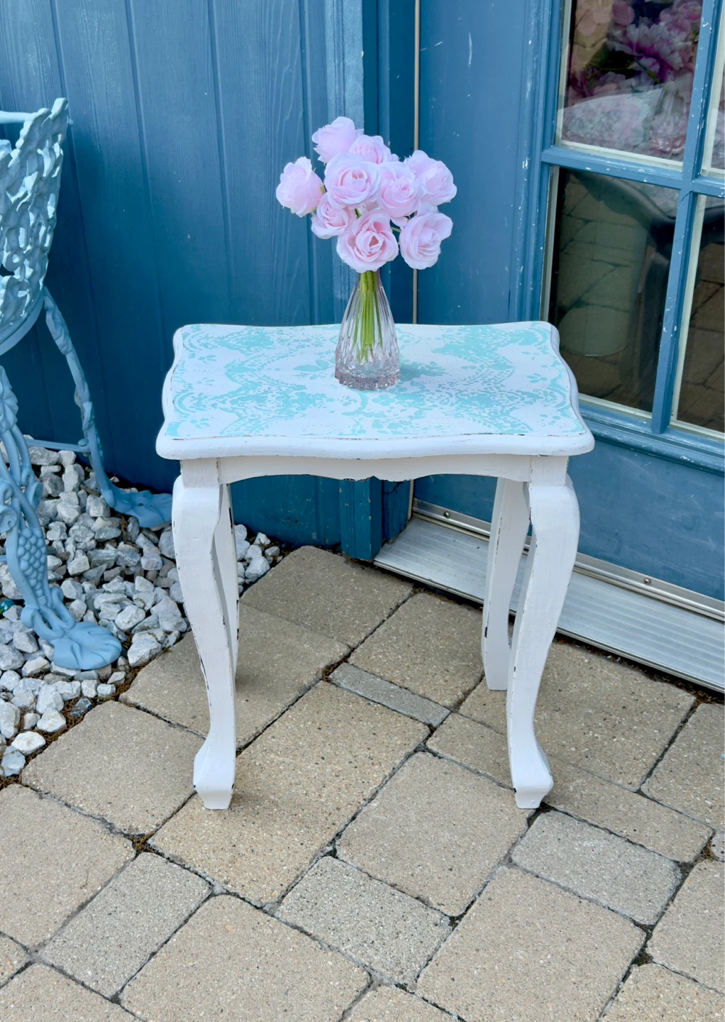 CUTE SHABBY CHIC SMALL SIDE TABLE