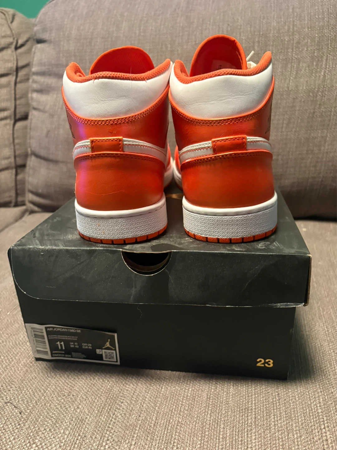 Jordan 1 Mid Electric Orange Size 11 - photo 5