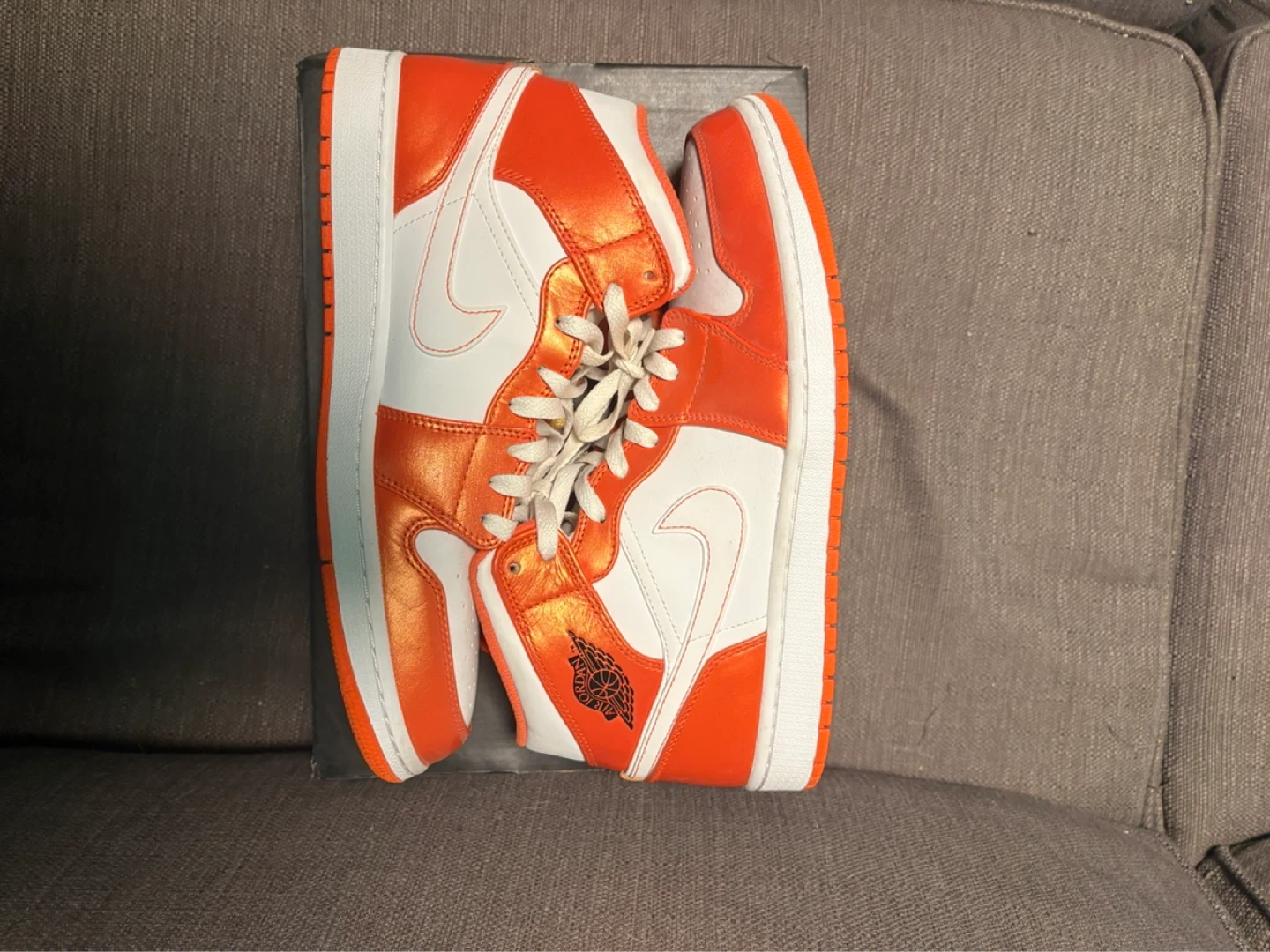 Jordan 1 Mid Electric Orange Size 11