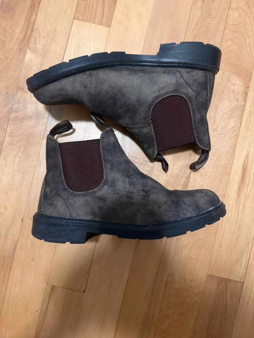 Blundstone Chelsea Boots - Brown Suede