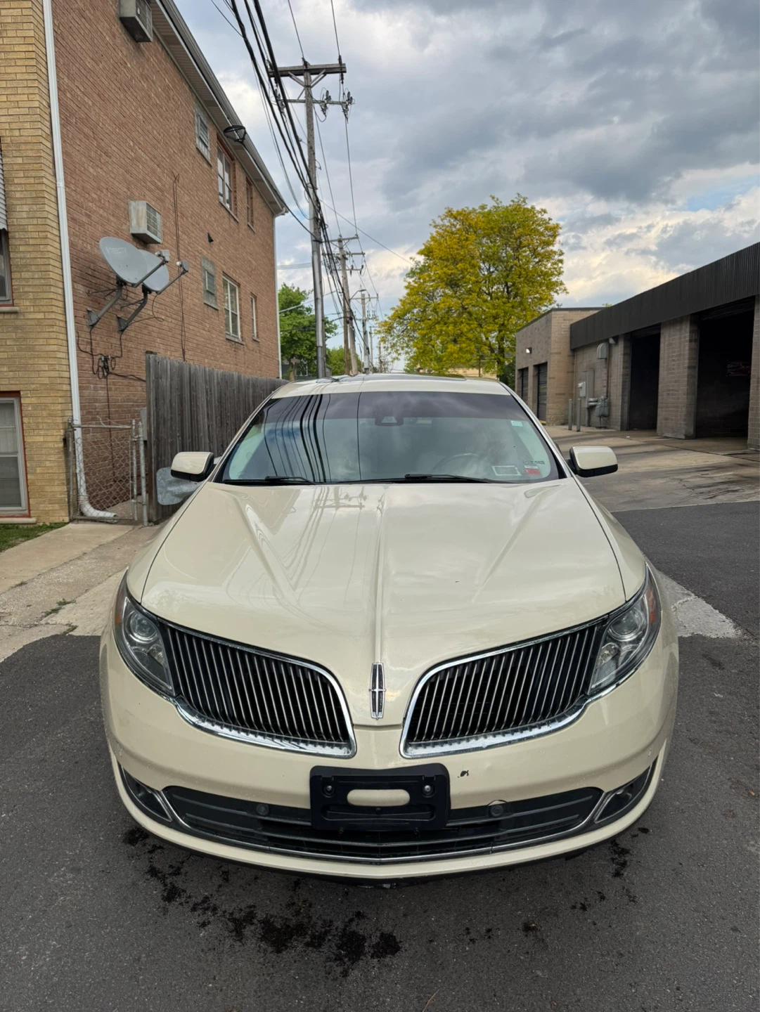 2014 Lincoln MKS · Sedan 4D