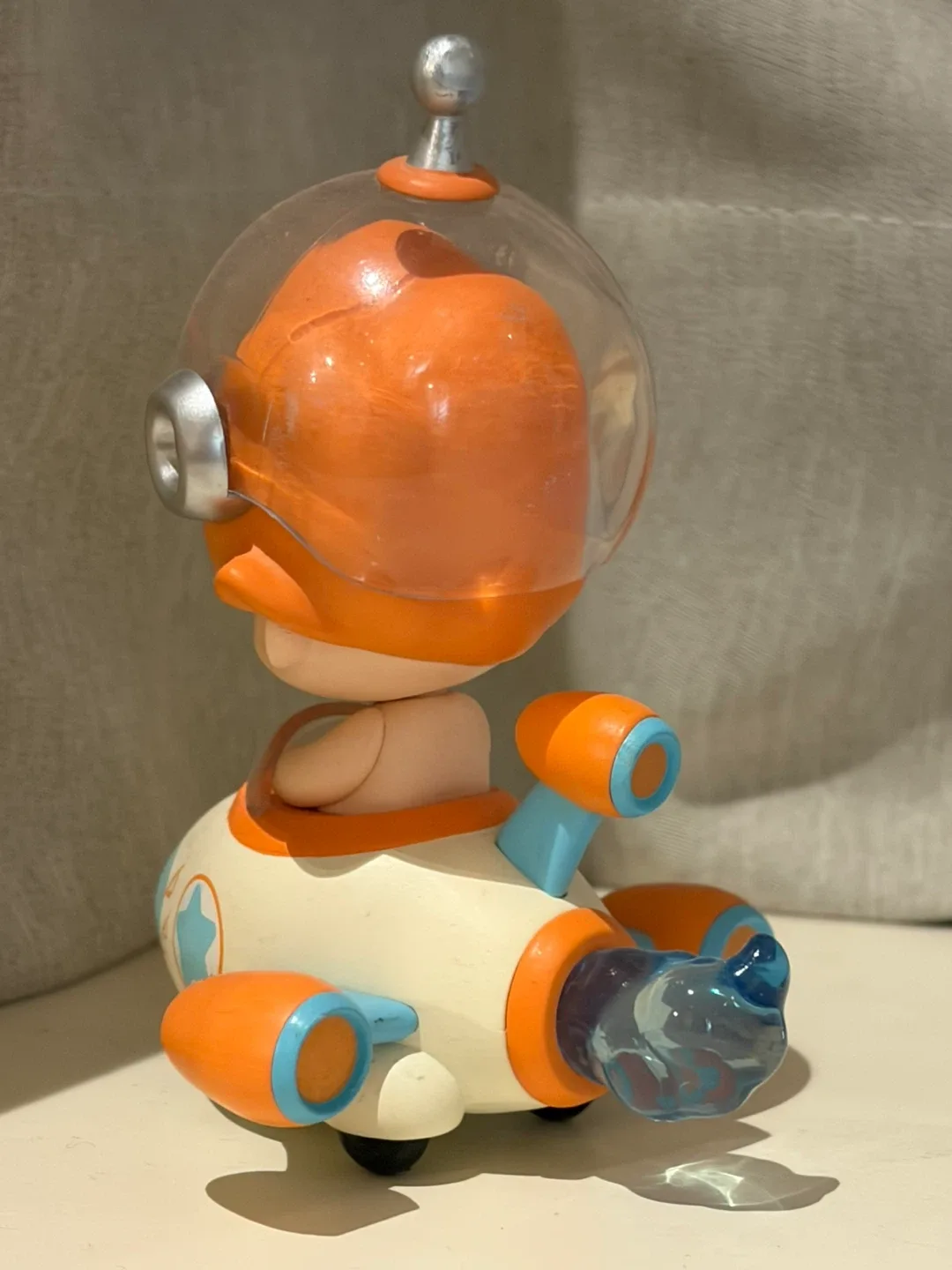 Kid Astronaut Toy in Spaceship - photo 2