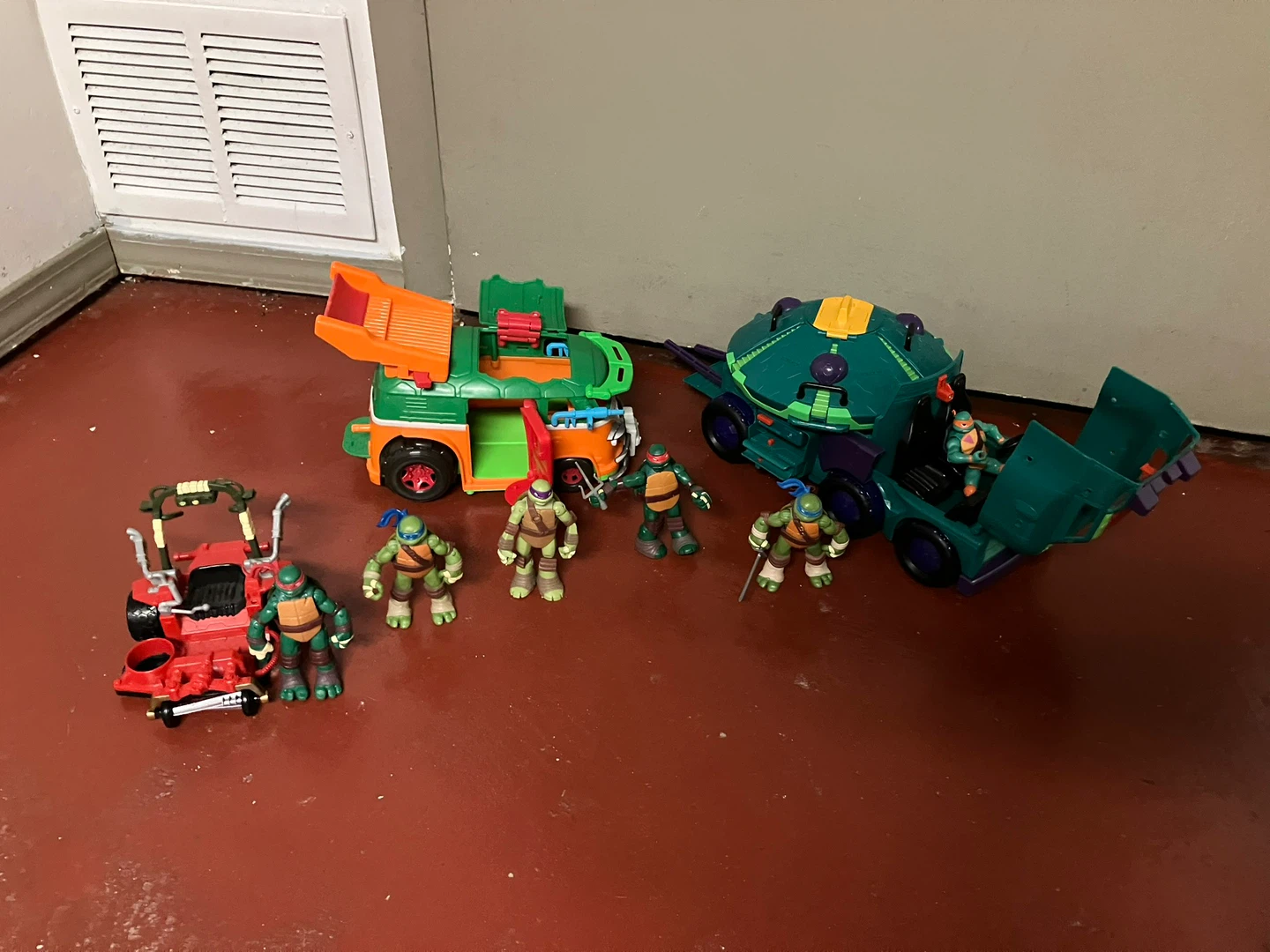 Teenage Mutant Ninja Turtles Action Figures & Vehicles