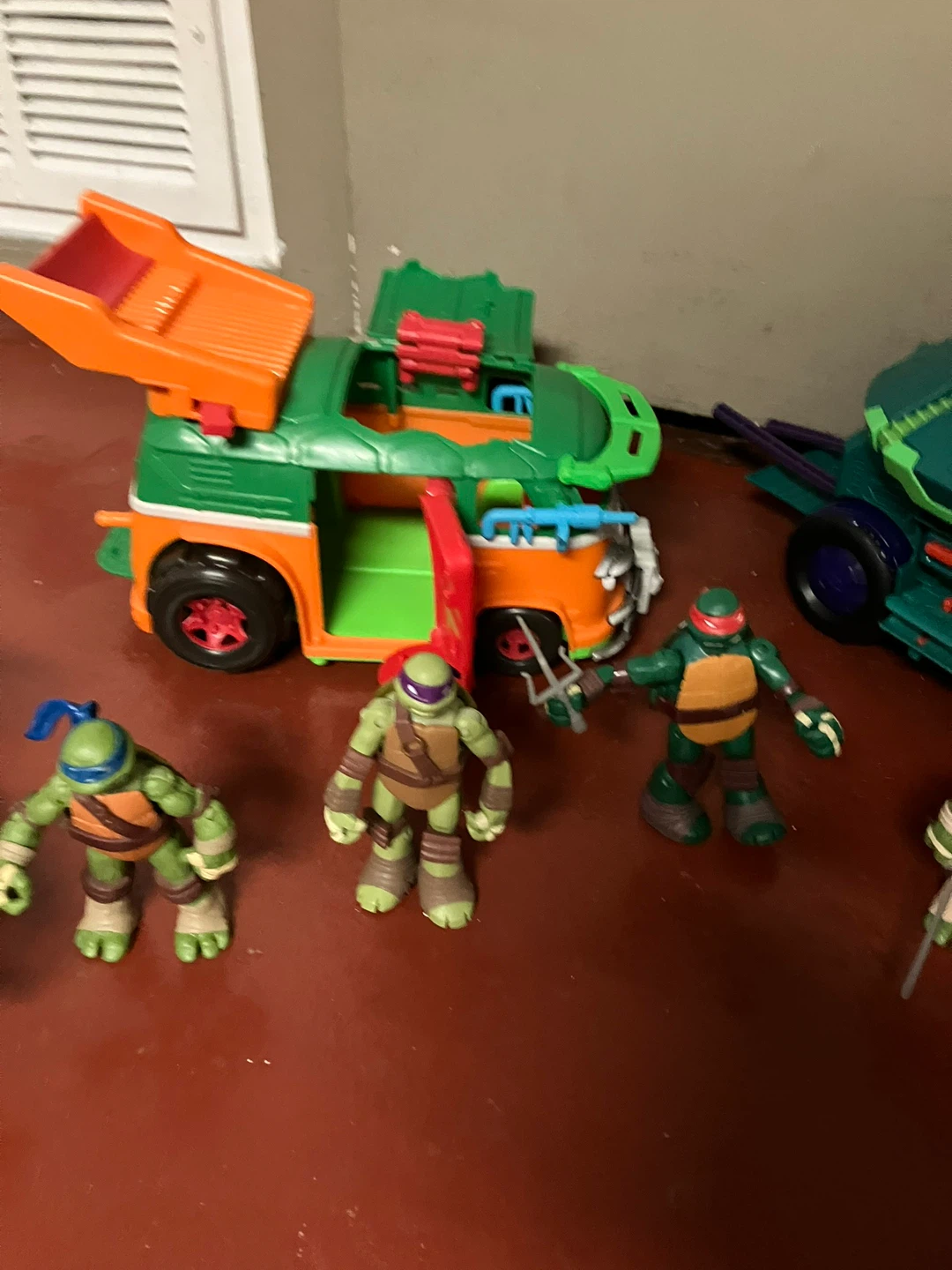 Teenage Mutant Ninja Turtles Action Figures & Vehicles - photo 3