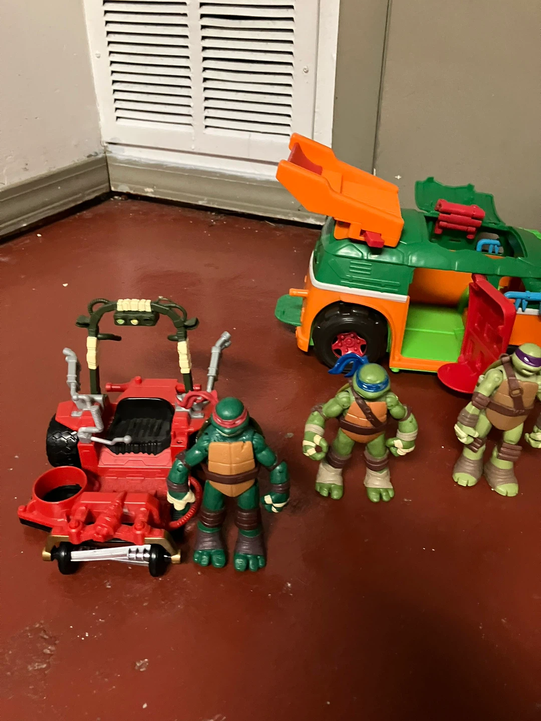 Teenage Mutant Ninja Turtles Action Figures & Vehicles - photo 2