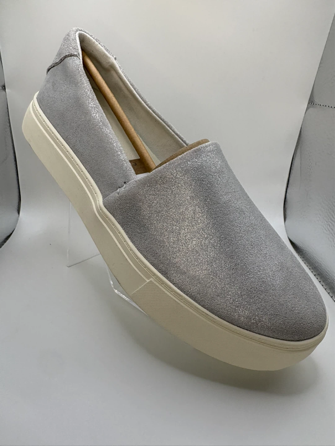 7.5 - NEW in BOX, TOMS Slip-On Sneakers - Silver Metallic Suede - photo 2