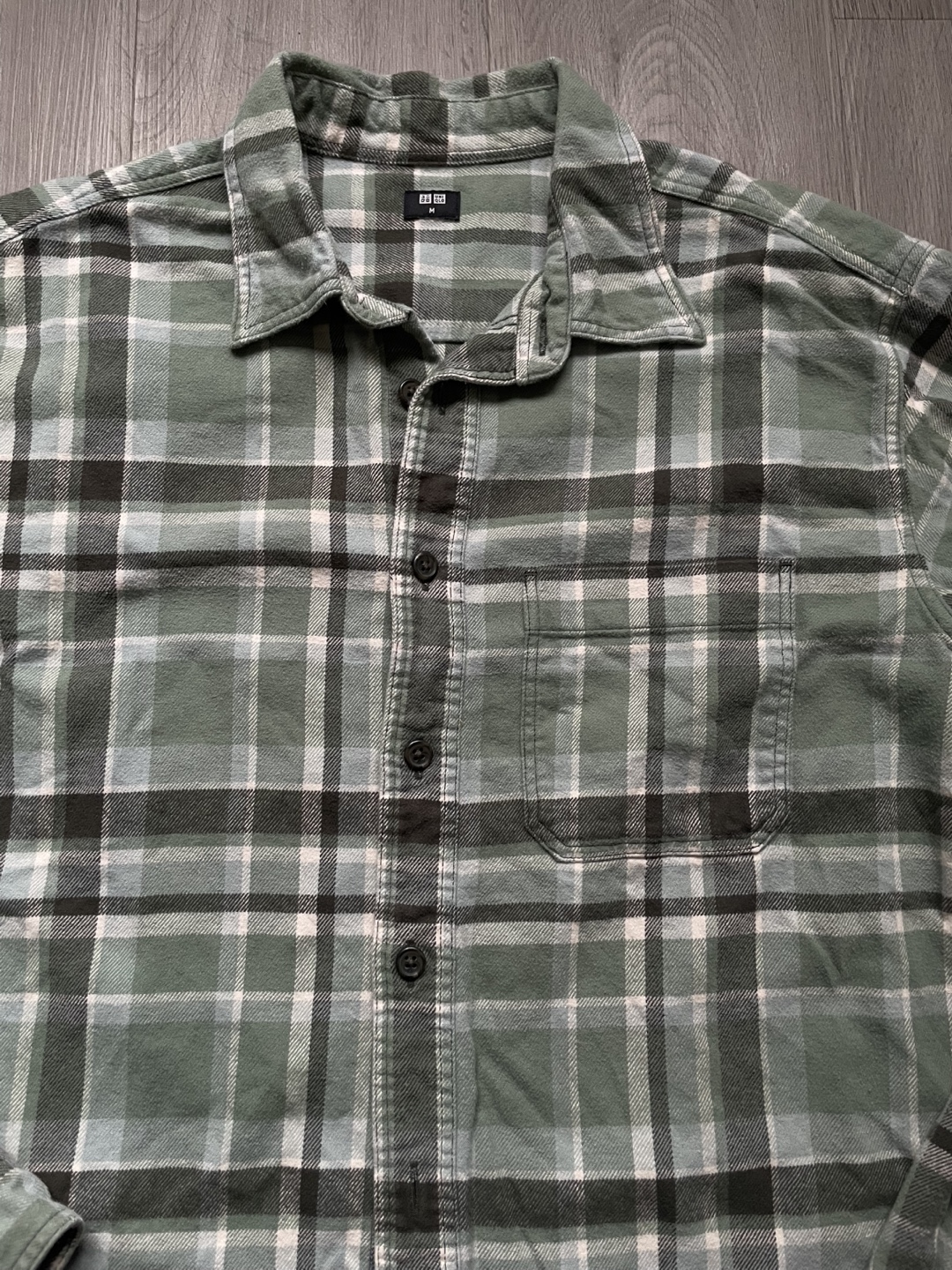 UNIQLO Flannel Plaid Button-Up Shirt - Medium - photo 4