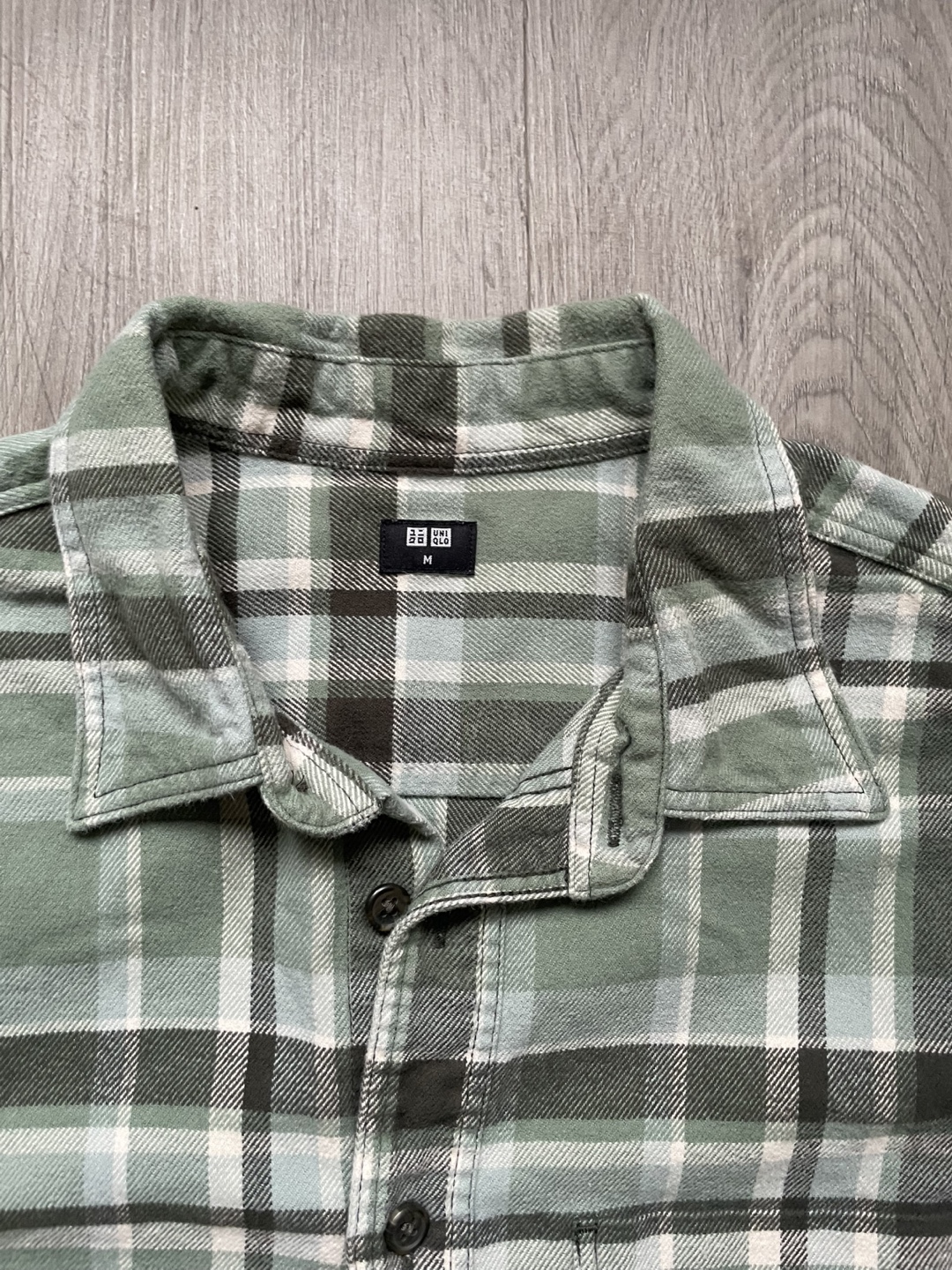 UNIQLO Flannel Plaid Button-Up Shirt - Medium - photo 2