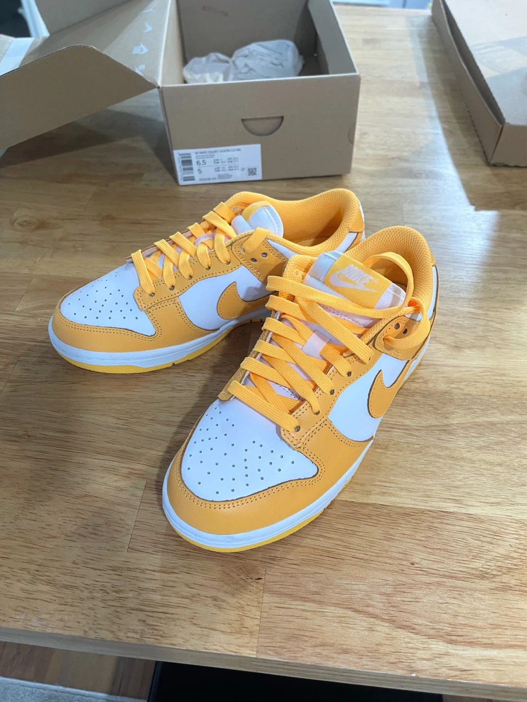 Nike Dunk Low (Women's) - Size 6.5 brand new  cash only please - photo 3