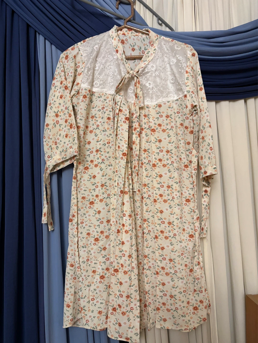 Floral Print Dress with Lace Yoke
