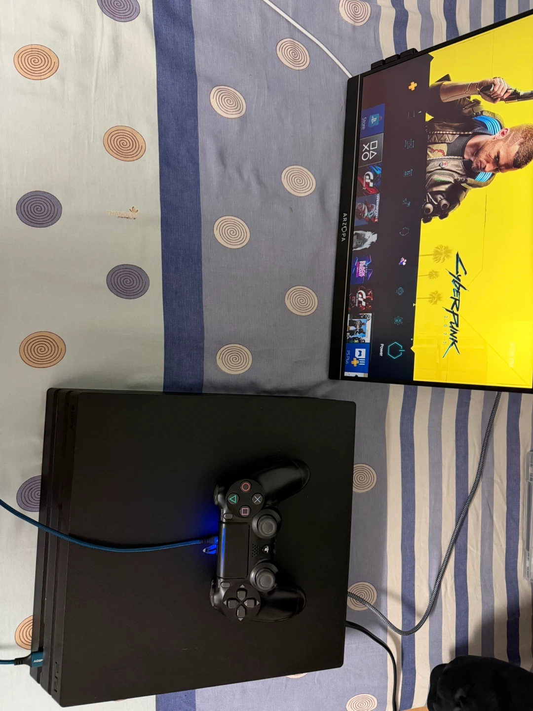 Sony PlayStation 4 Pro 1TB - photo 2