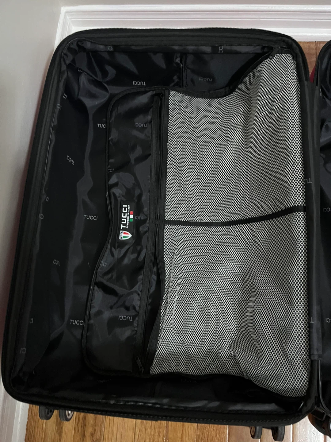 Bright Pink Suitcase - Designed in Italy - photo 3