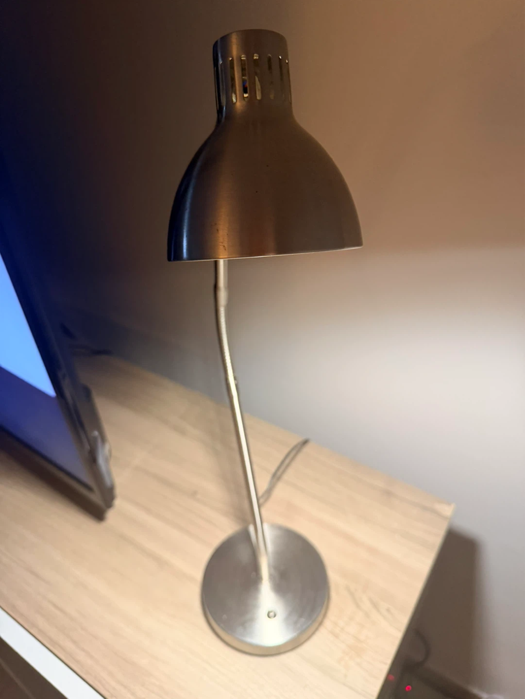Silver Metal Desk Lamp with Flexible Gooseneck - photo 4