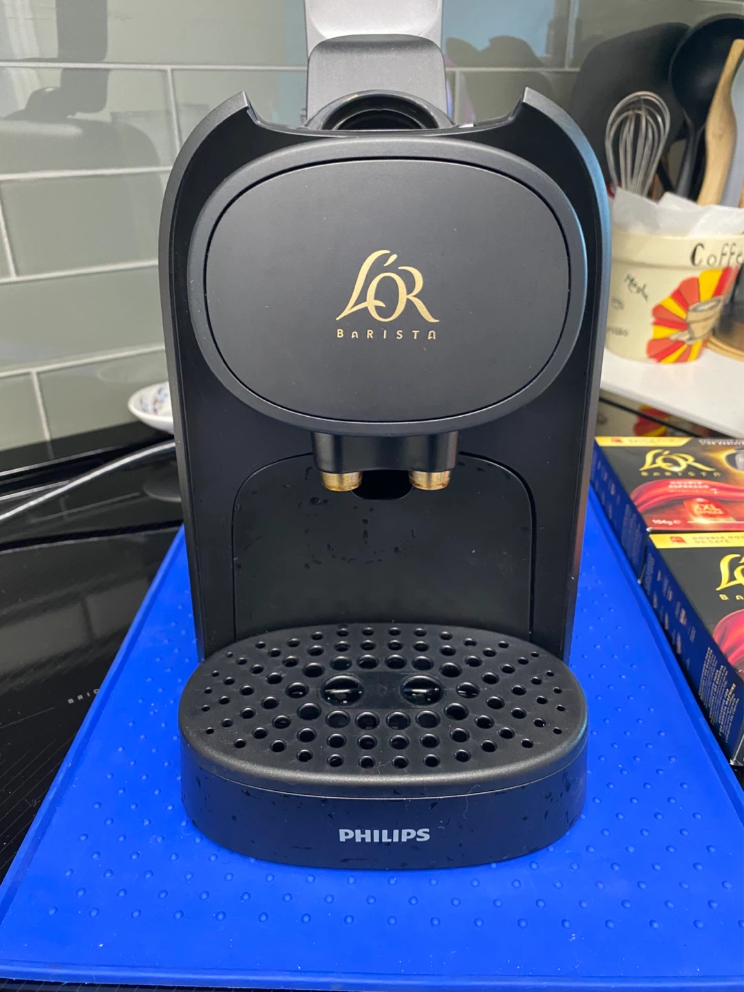 L'OR Barista Coffee Machine with 26 XXL Capsules