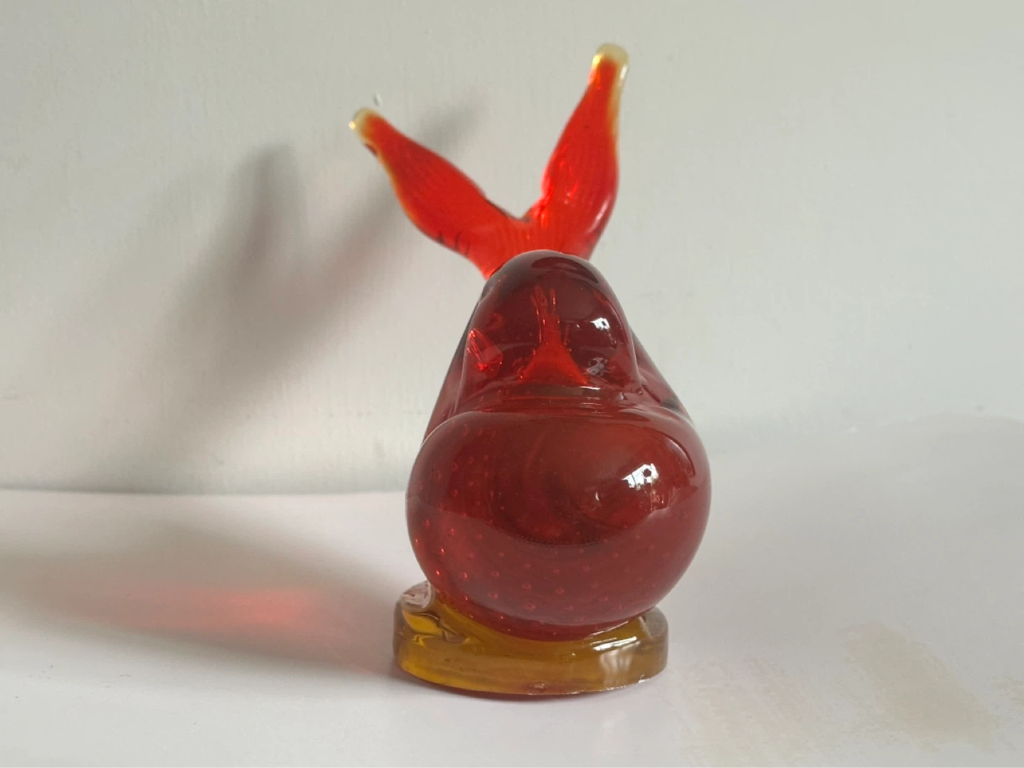 Controlled bubble Amberina Art Glass Whale or Bird?? - photo 2