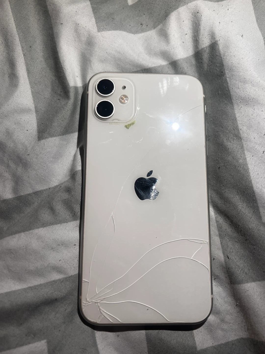 iPhone 11. Not responding to is this available - photo 3