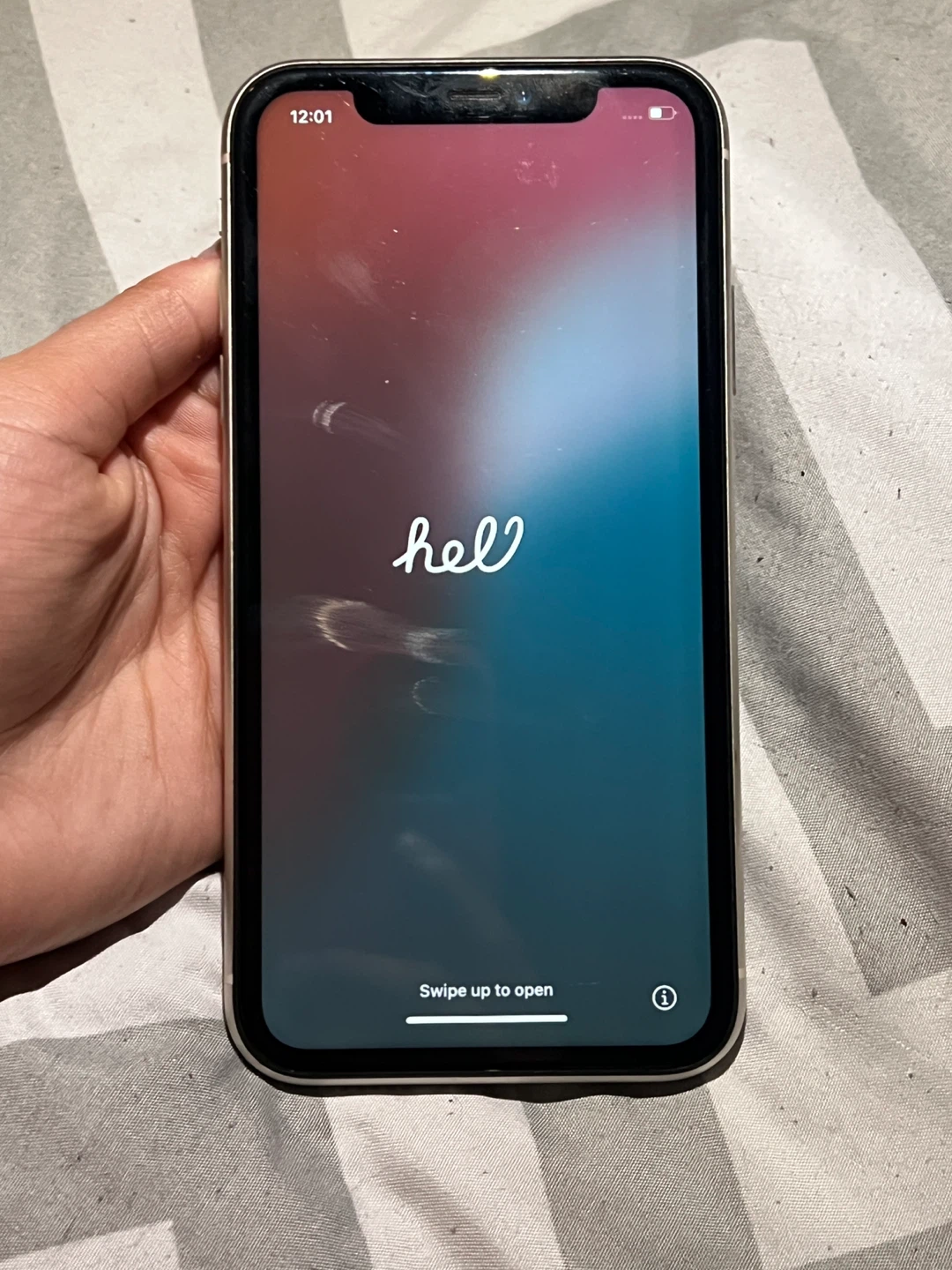 iPhone 11. Not responding to is this available - photo 4