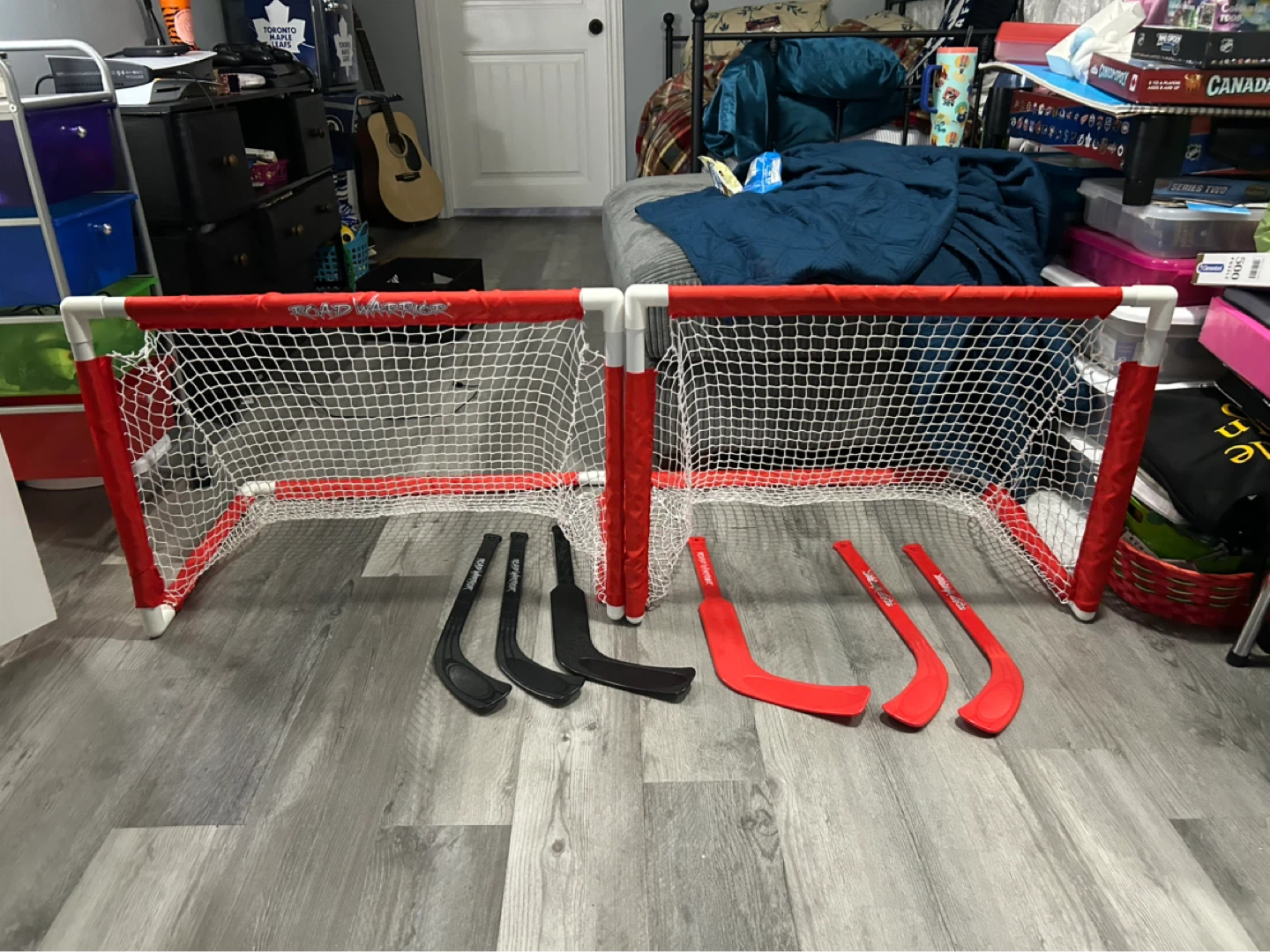Road Warrior Hockey Net with Sticks