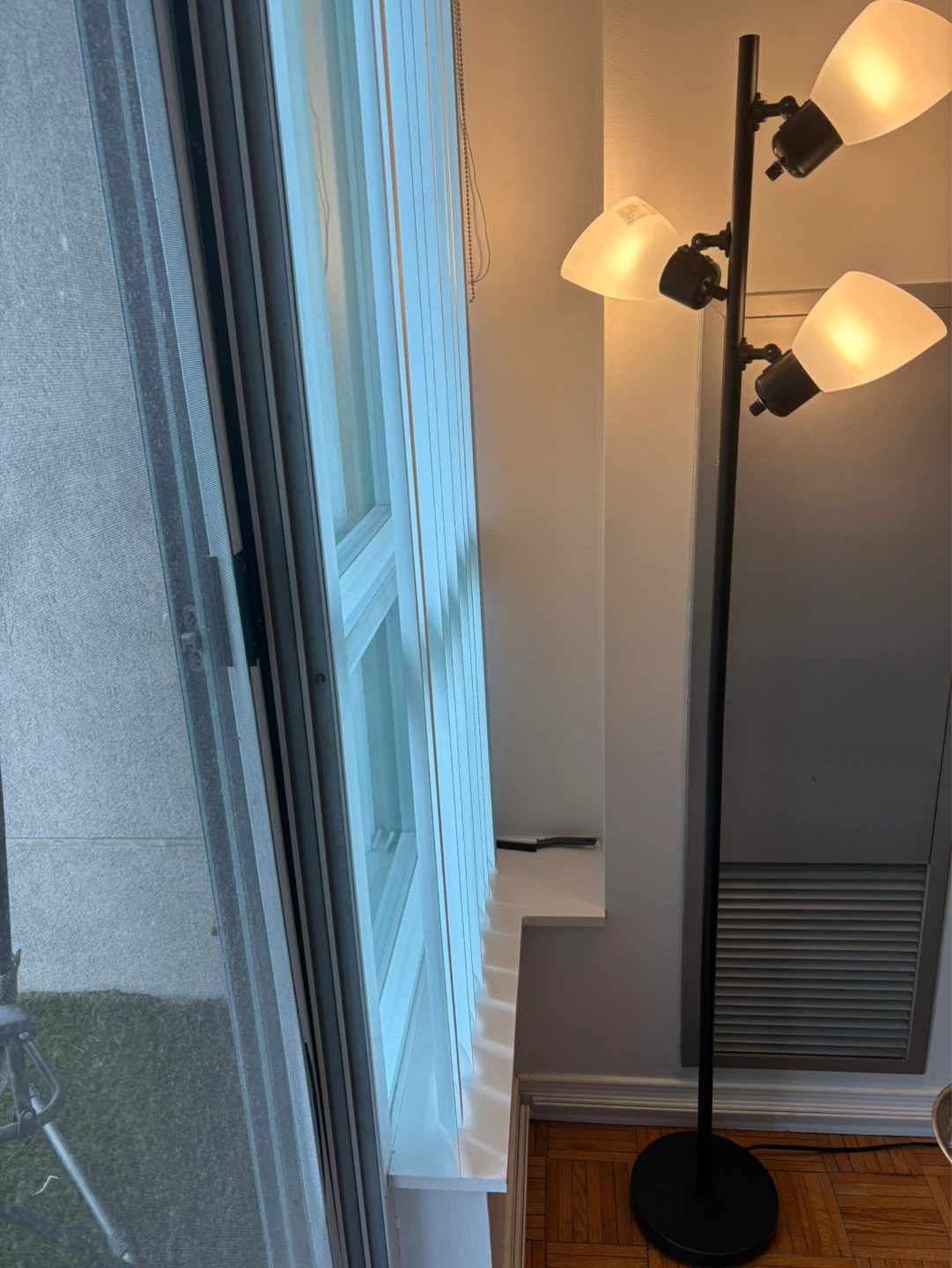 Black 3-Head Floor Lamp - photo 2