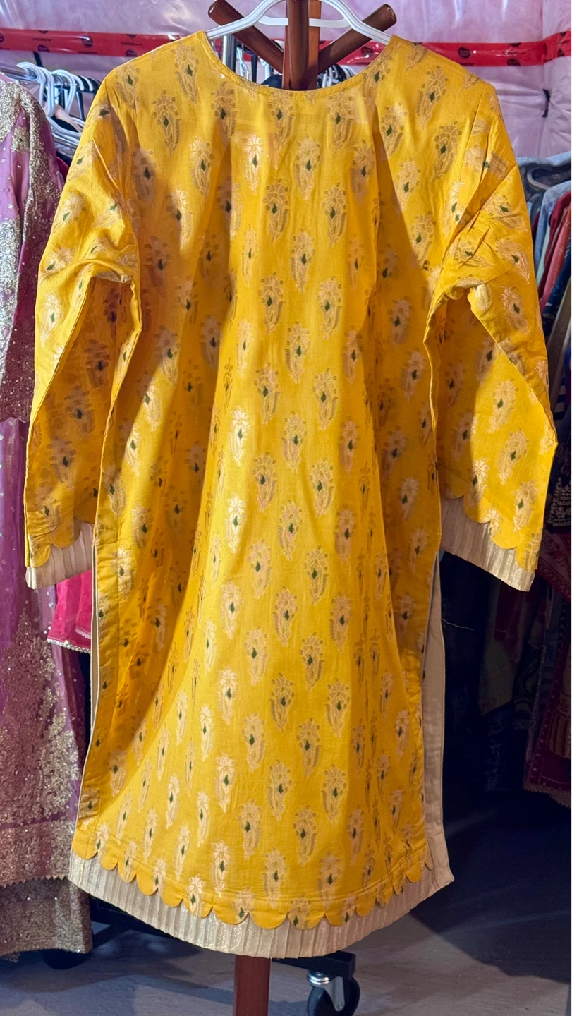 Yellow Printed Kurti with Pants and Dupatta - photo 3