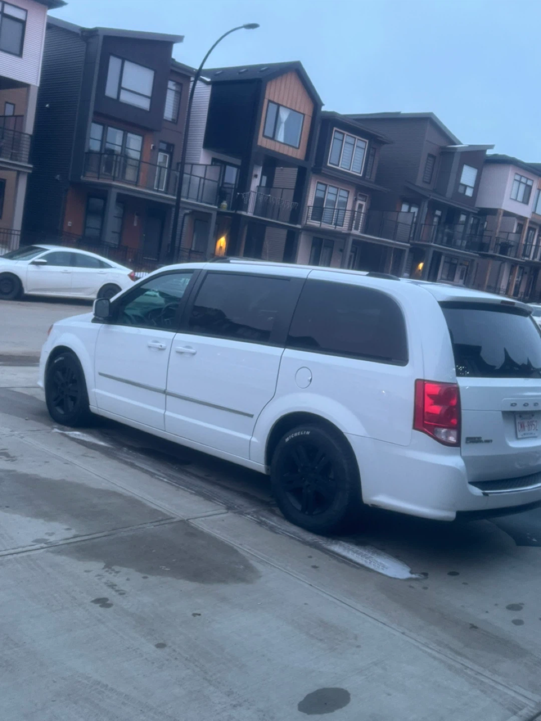 White Dodge Grand Caravan - photo 2