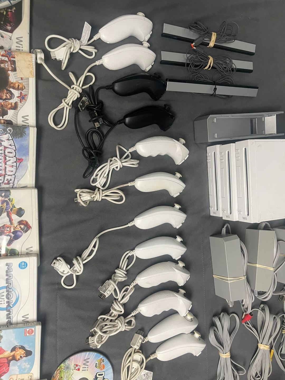 Nintendo 3 Wii Console Bundle with Games and Accessories - photo 2