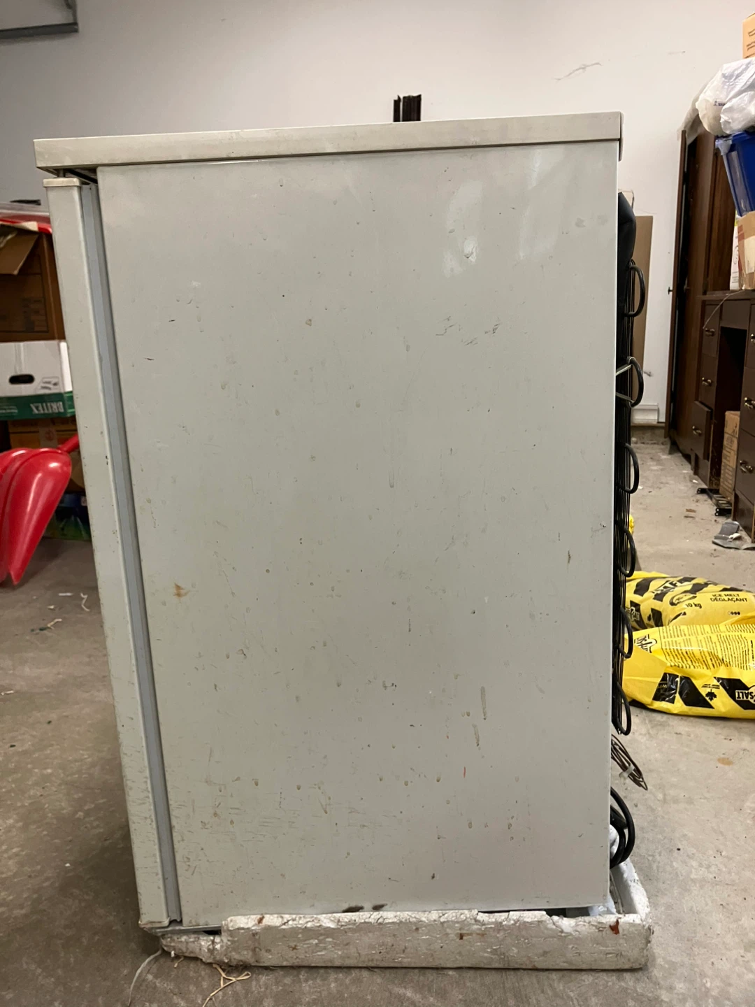 Danby Diplomat Series White Fridge - photo 3