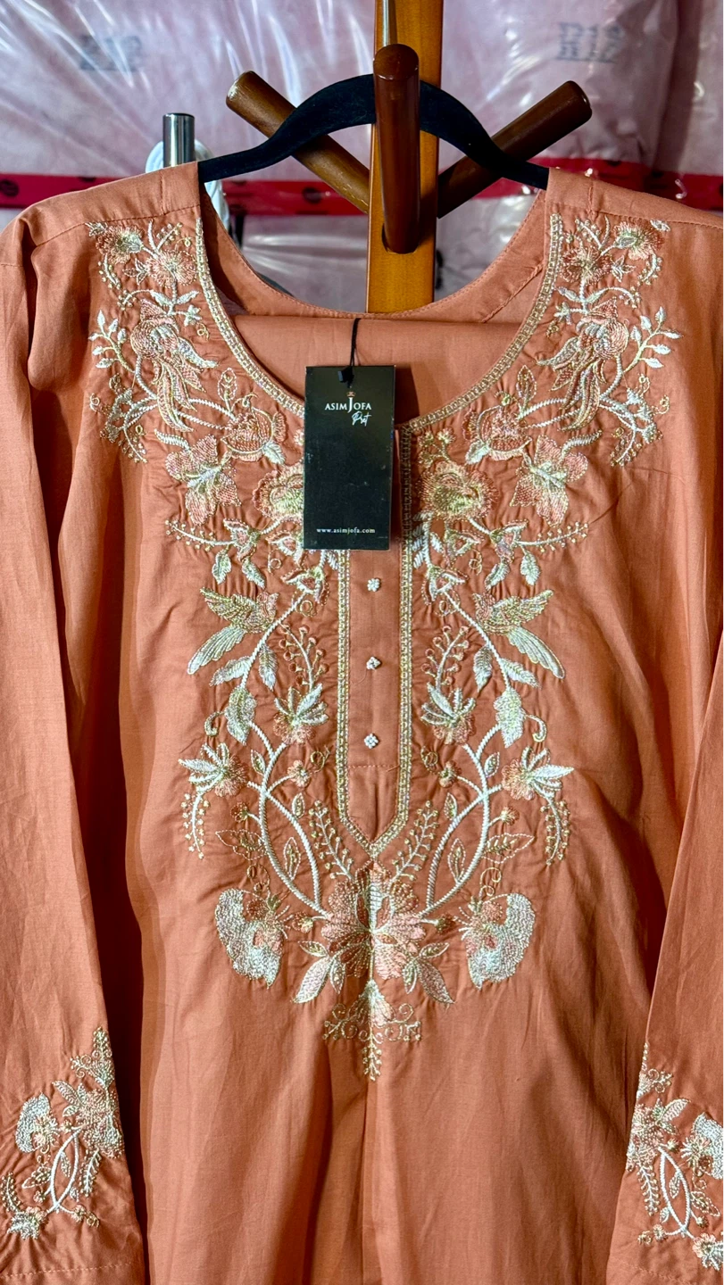 Asim Jofa Embroidered Kurti and Pants Set - photo 5
