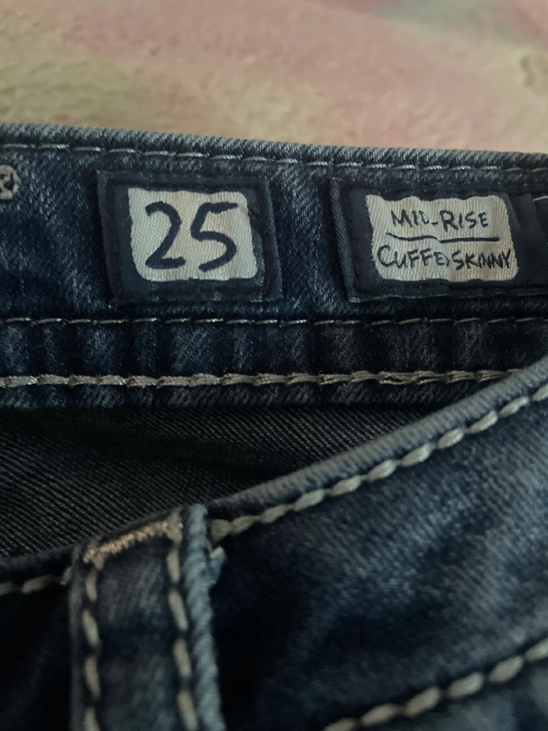 Miss Me Mid-Rise Cuff Skinny Jeans Size 25 - photo 2