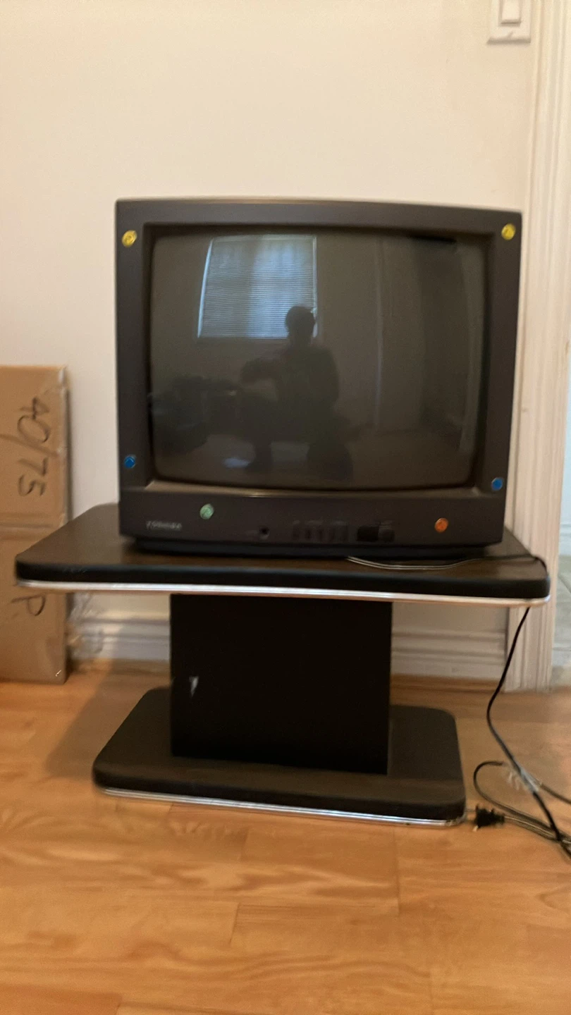 Toshiba CRT Television - photo 2