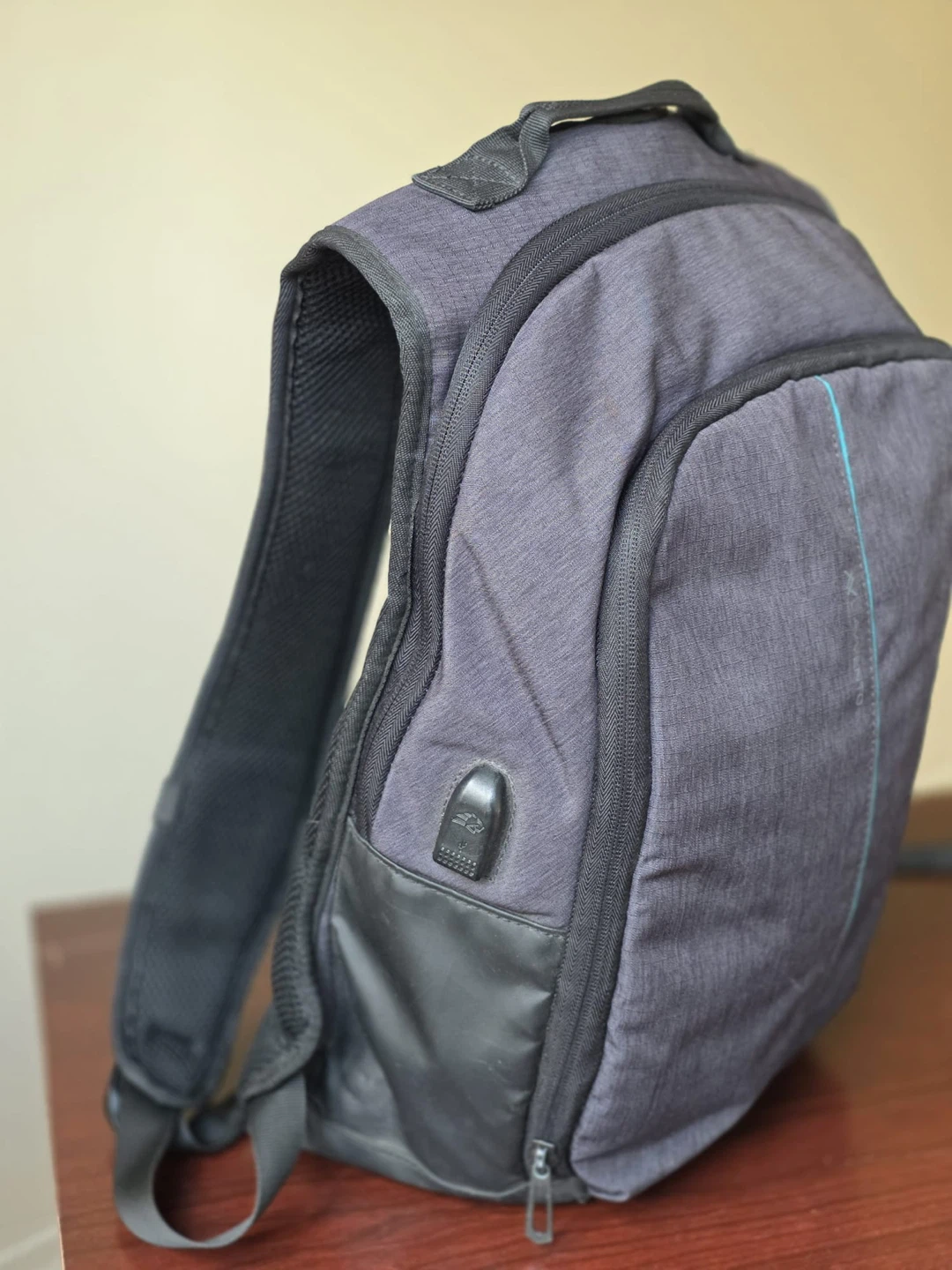 Wawento Grey Backpack with USB Port - photo 2