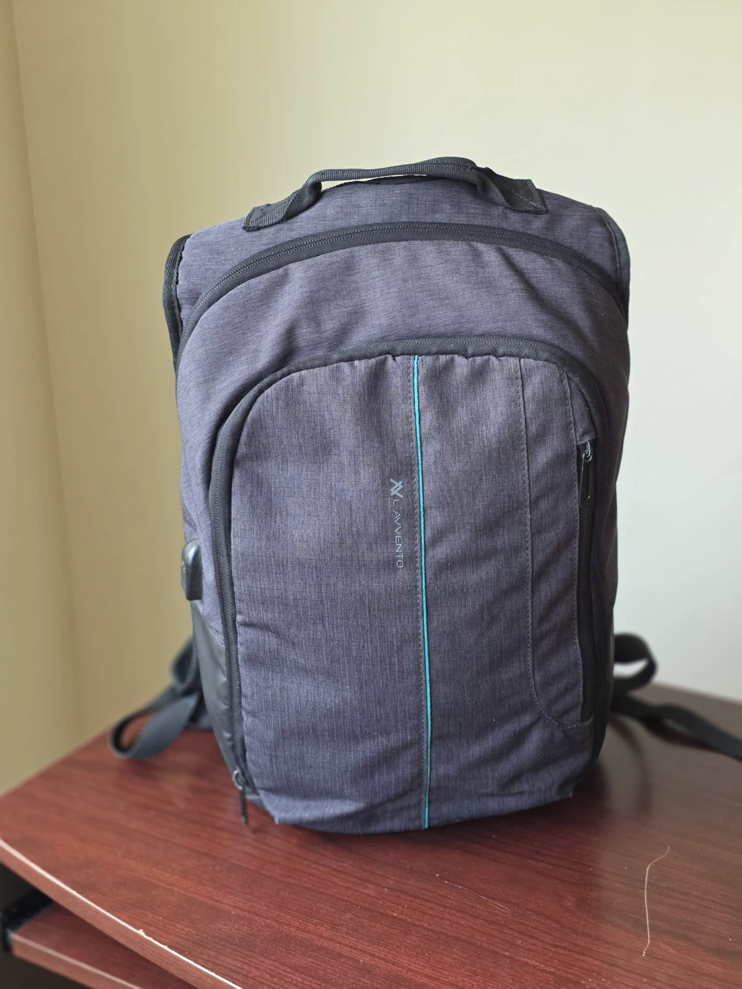 Wawento Grey Backpack with USB Port