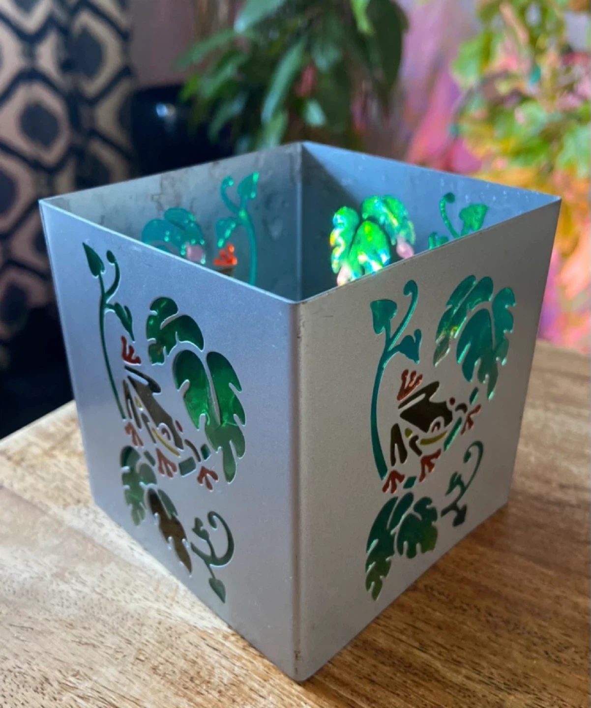 Rainforest Tree Frog and Leaf Tea Light Holder - photo 3