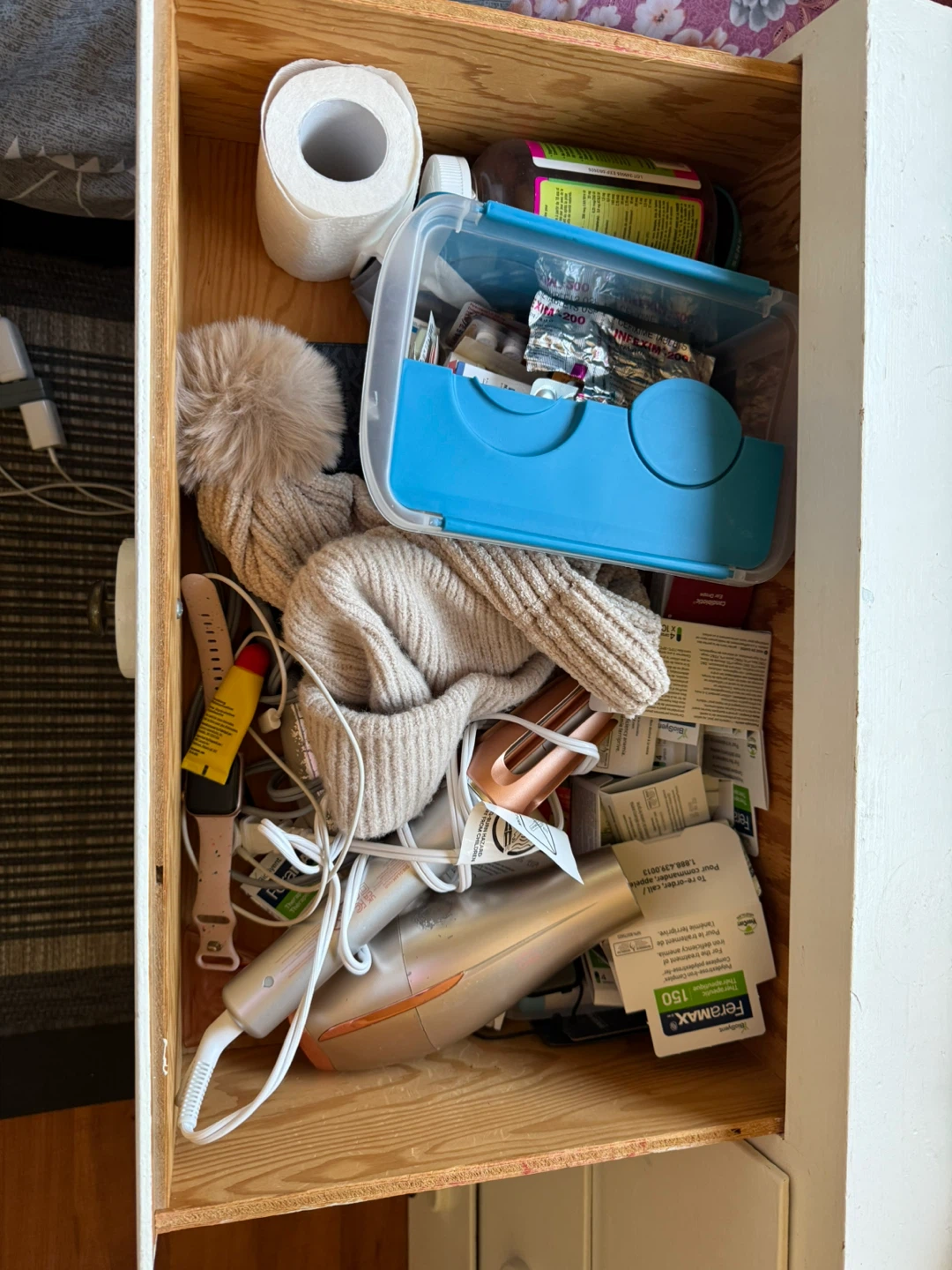Table without items - photo 4