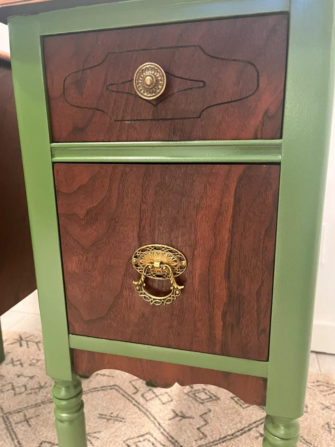 Gorgeous Set of Nightstands - photo 3