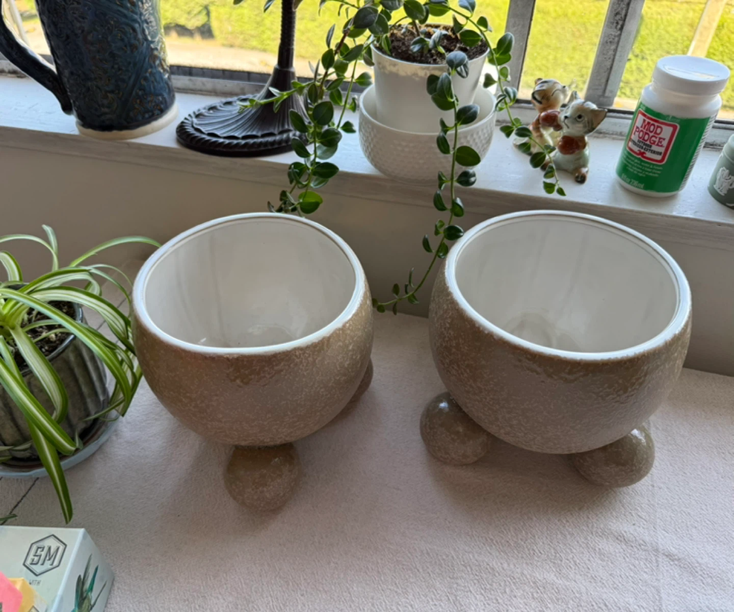 2 Round Ball-Shaped Plant Pots - photo 3