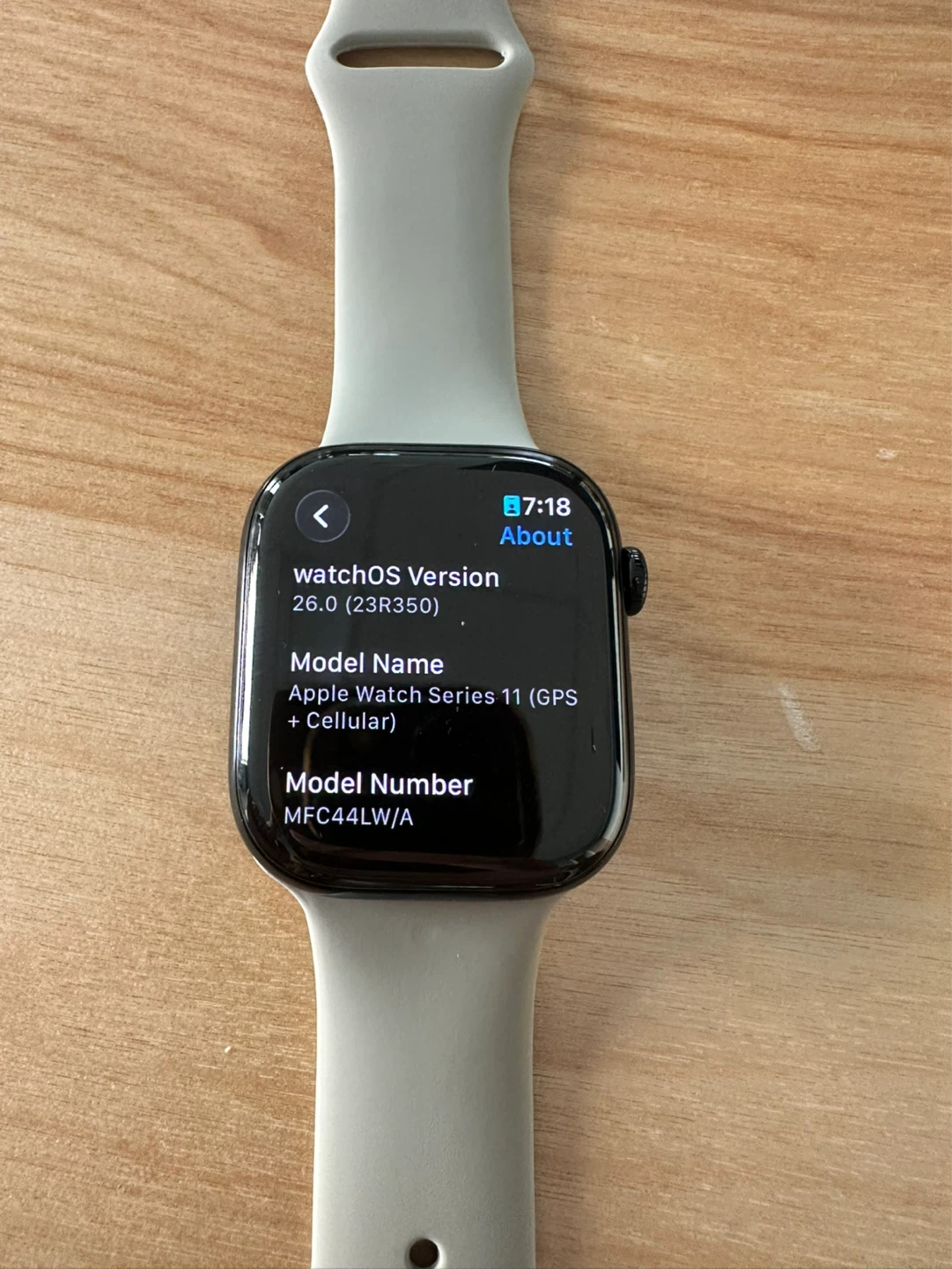 Brand new Apple Watch Series 11 GPS + Cellular - photo 3