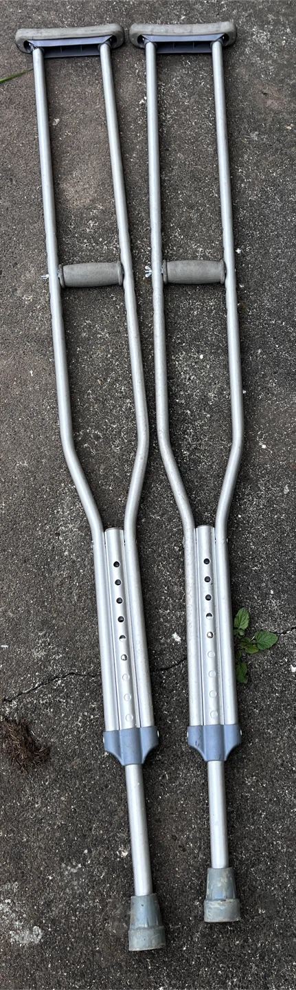Adjustable Aluminum Crutches