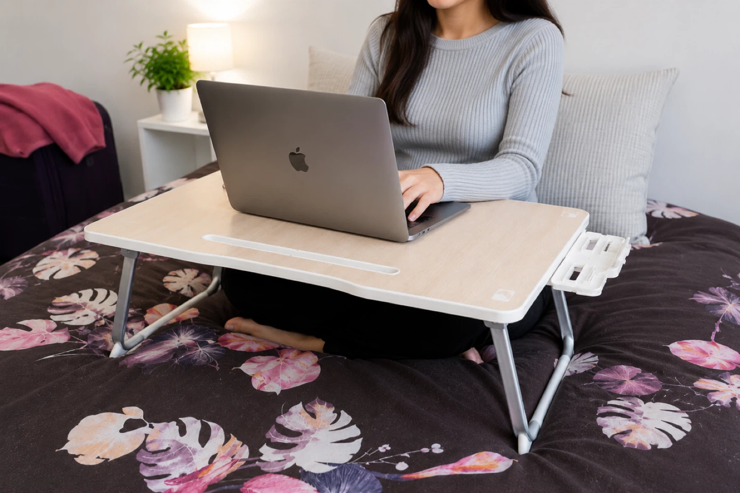 Move Out Sale - 2 Foldable Laptop Tables. - photo 4