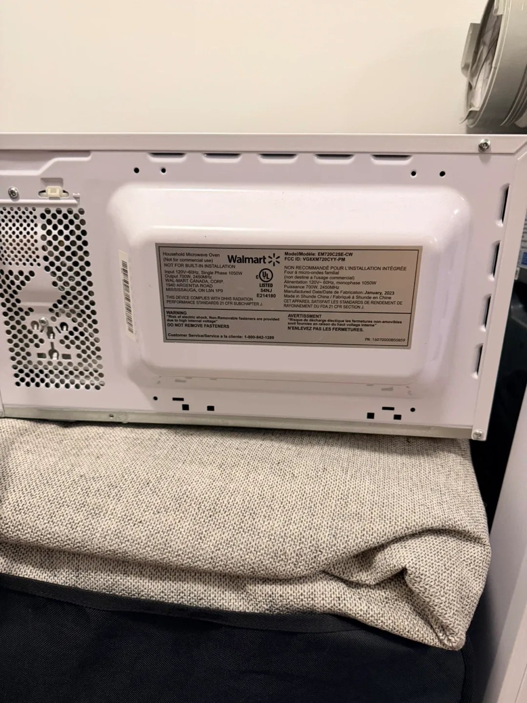Hamilton Beach 0.7 Cu. Ft. White Microwave - photo 2