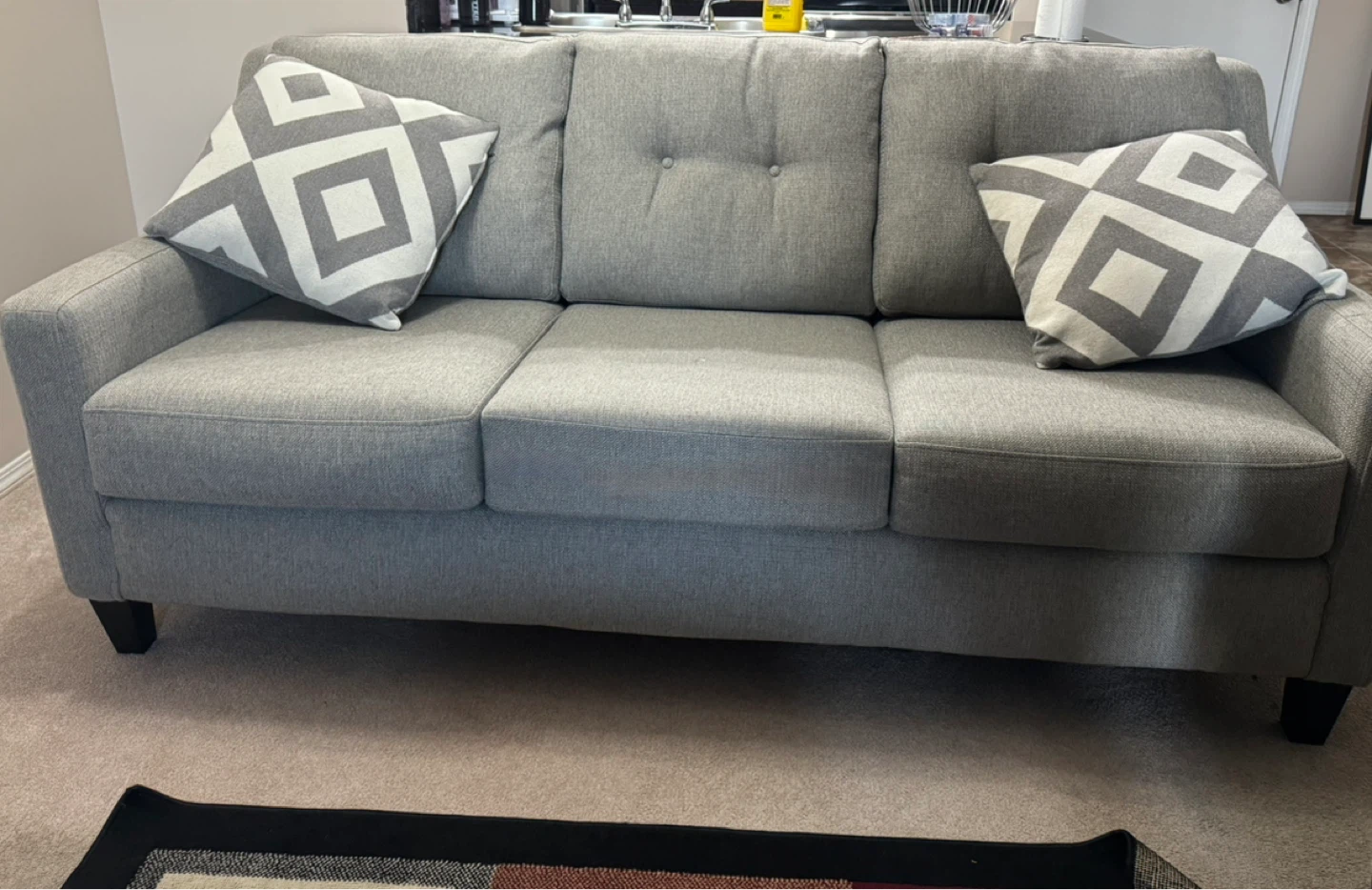 3 seater sofa in Excellent Condition.