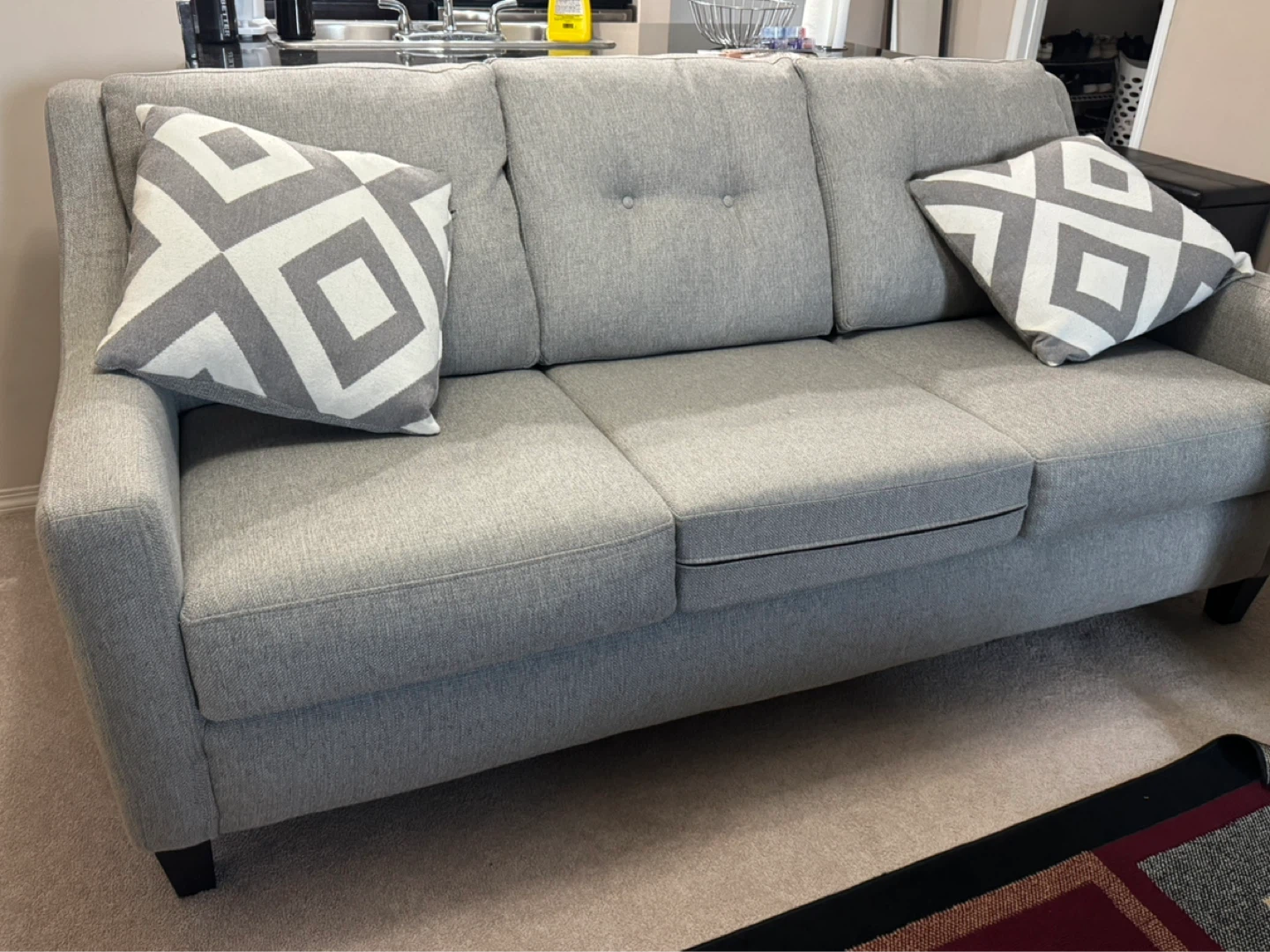 3 seater sofa in Excellent Condition. - photo 2