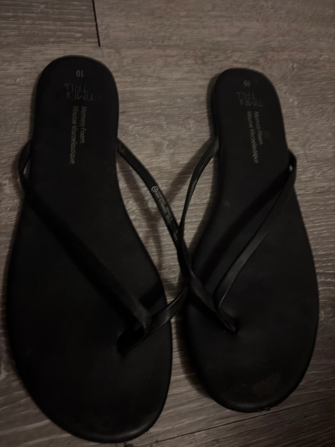 Time and Tru Black Memory Foam Flip Flops Size 10